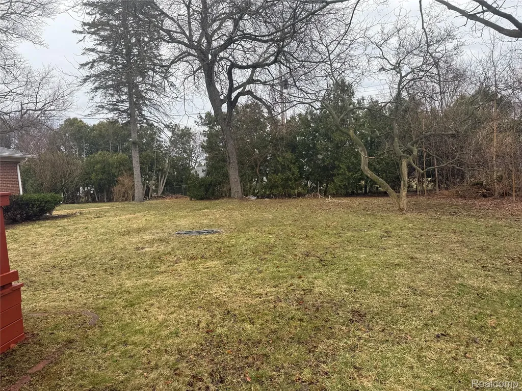 50 Shadyside Court Saginaw Charter Township MI 48638