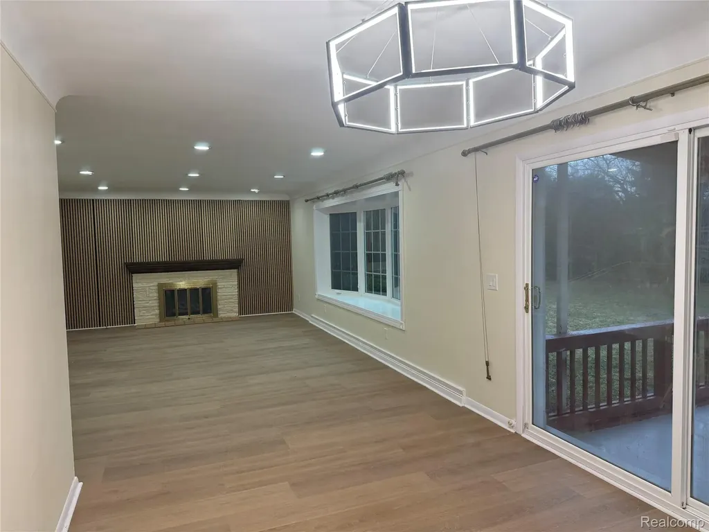 50 Shadyside Court Saginaw Charter Township MI 48638