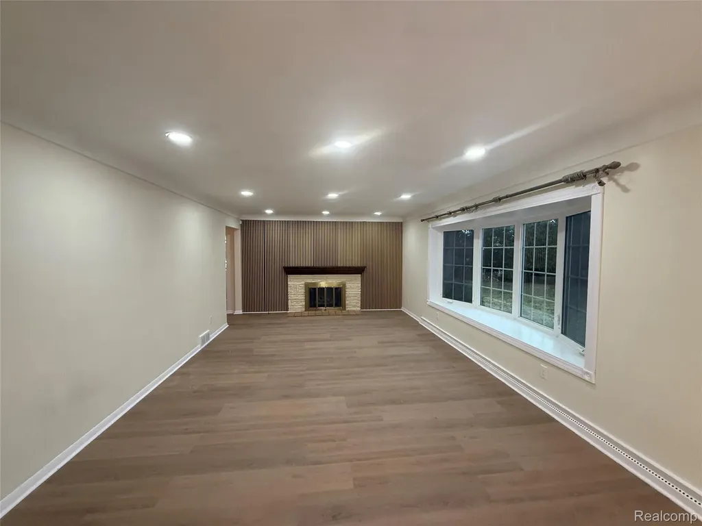 50 Shadyside Court Saginaw Charter Township MI 48638