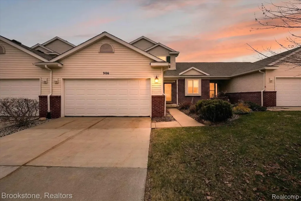986 Spirea Marion Township MI 48843