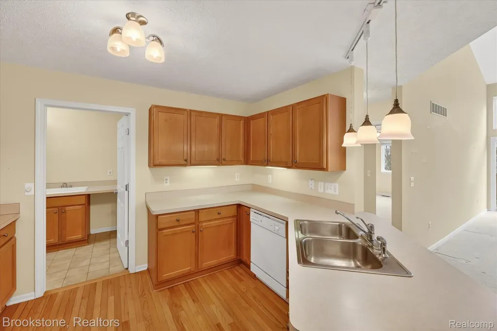 986 Spirea Marion Township MI 48843