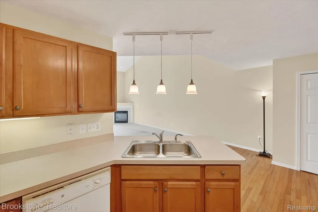 986 Spirea Marion Township MI 48843