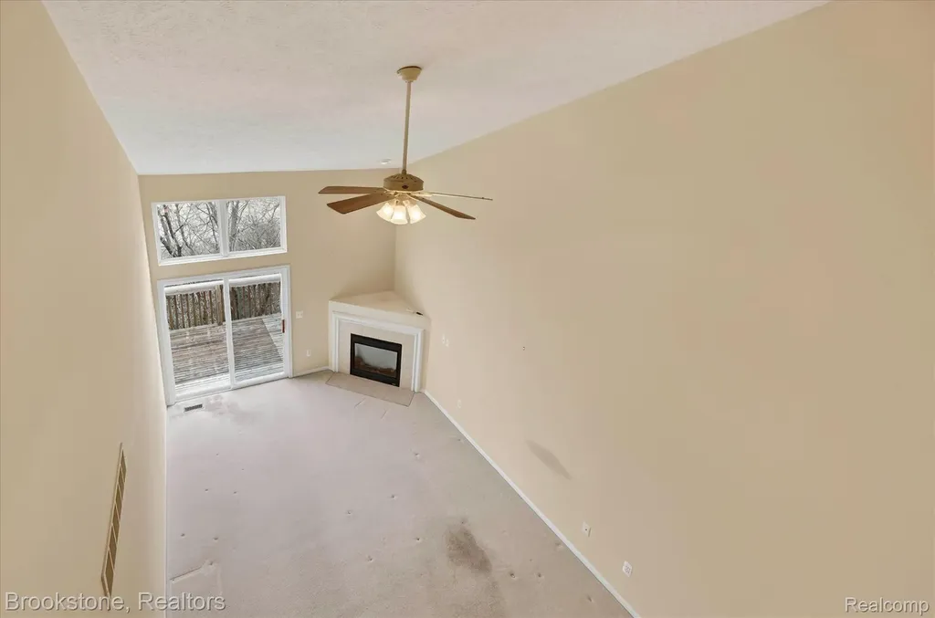 986 Spirea Marion Township MI 48843