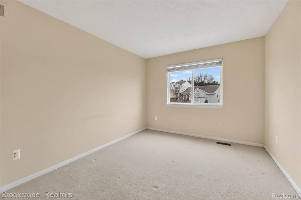 986 Spirea Marion Township MI 48843