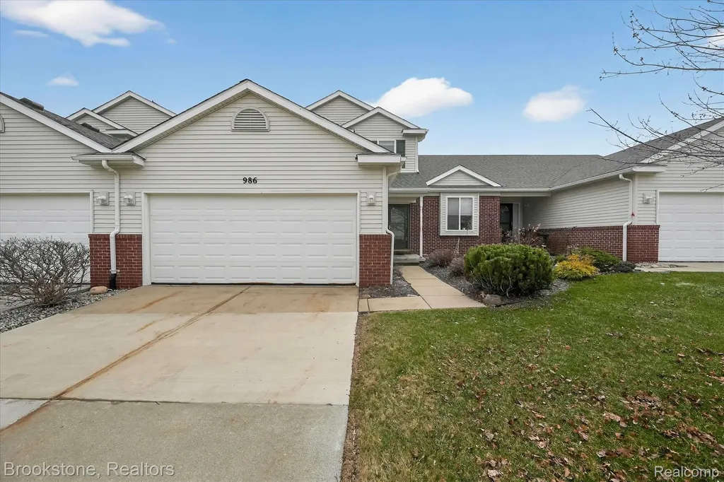 986 Spirea Marion Township MI 48843