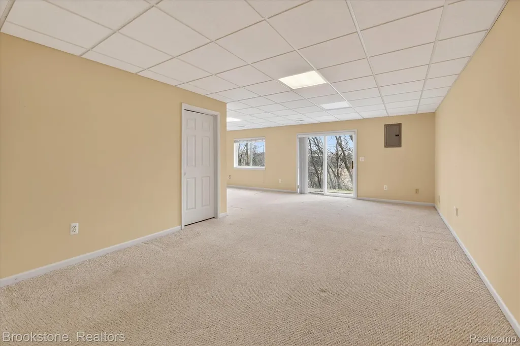 986 Spirea Marion Township MI 48843