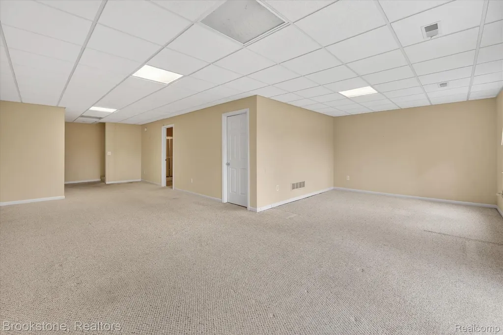 986 Spirea Marion Township MI 48843