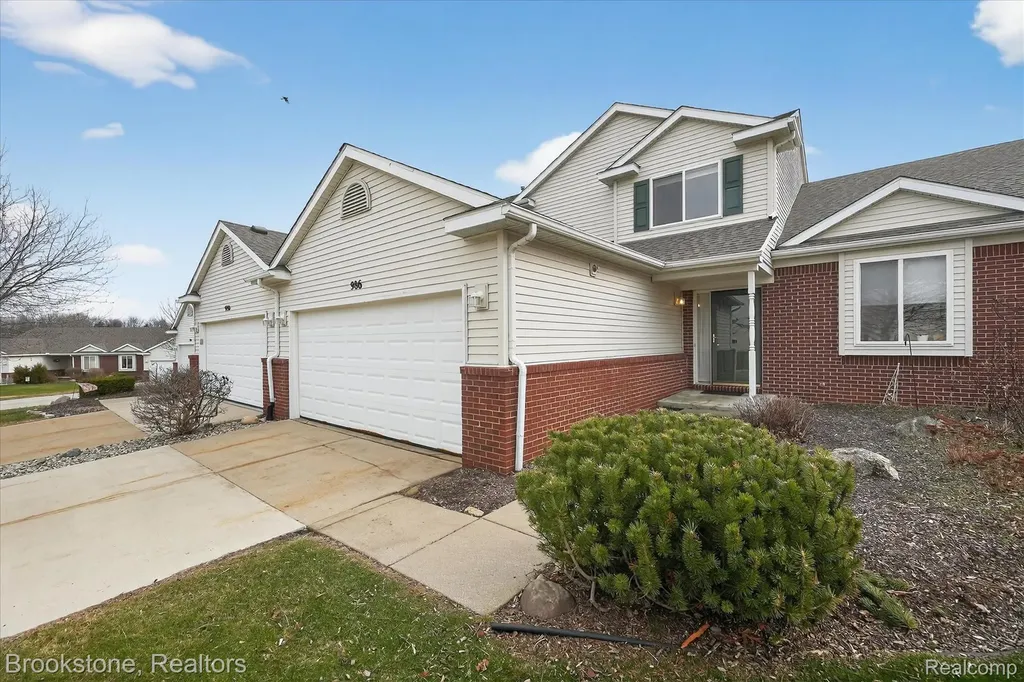 986 Spirea Marion Township MI 48843