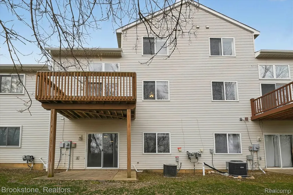 986 Spirea Marion Township MI 48843