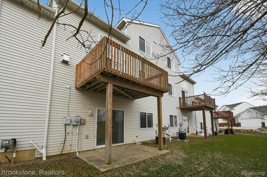 986 Spirea Marion Township MI 48843