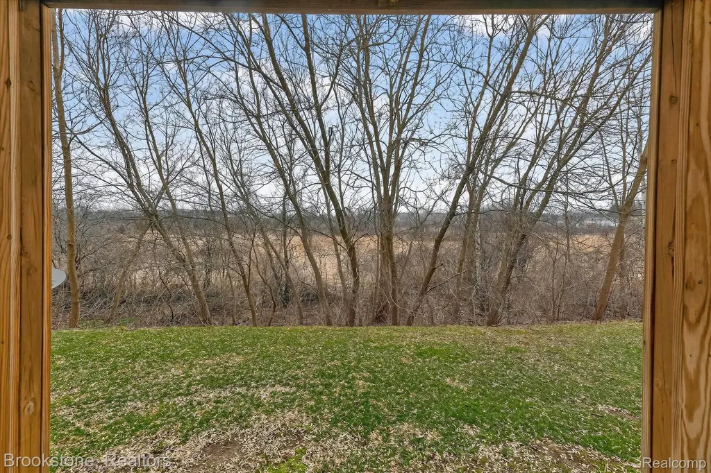 986 Spirea Marion Township MI 48843