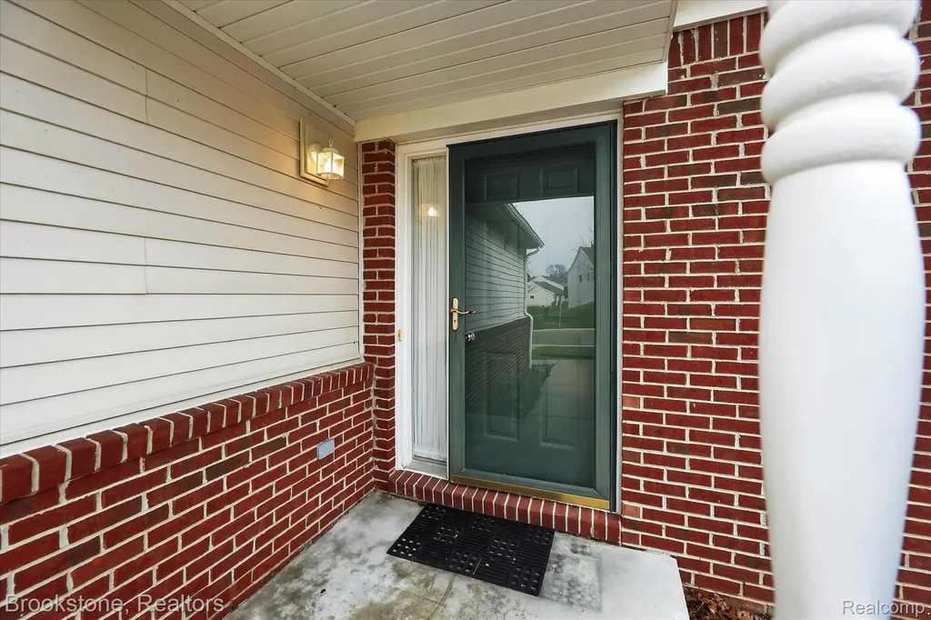 986 Spirea Marion Township MI 48843