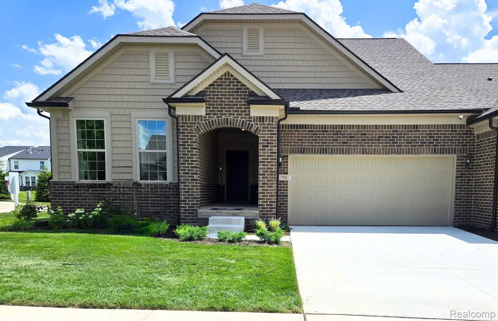 705 West Spaniel Drive Pittsfield Charter Township MI 48108