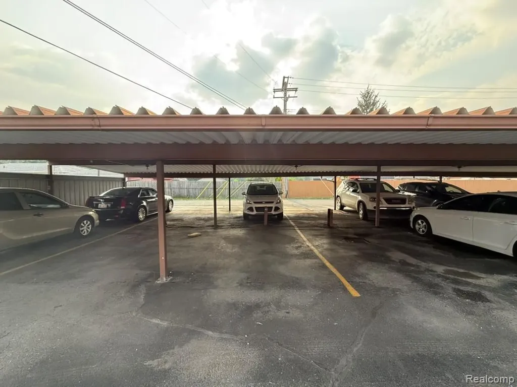19585 Masonic Boulevard Roseville City MI 48066