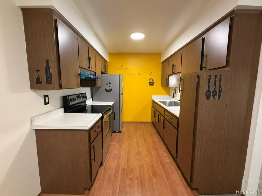 19585 Masonic Boulevard Roseville City MI 48066