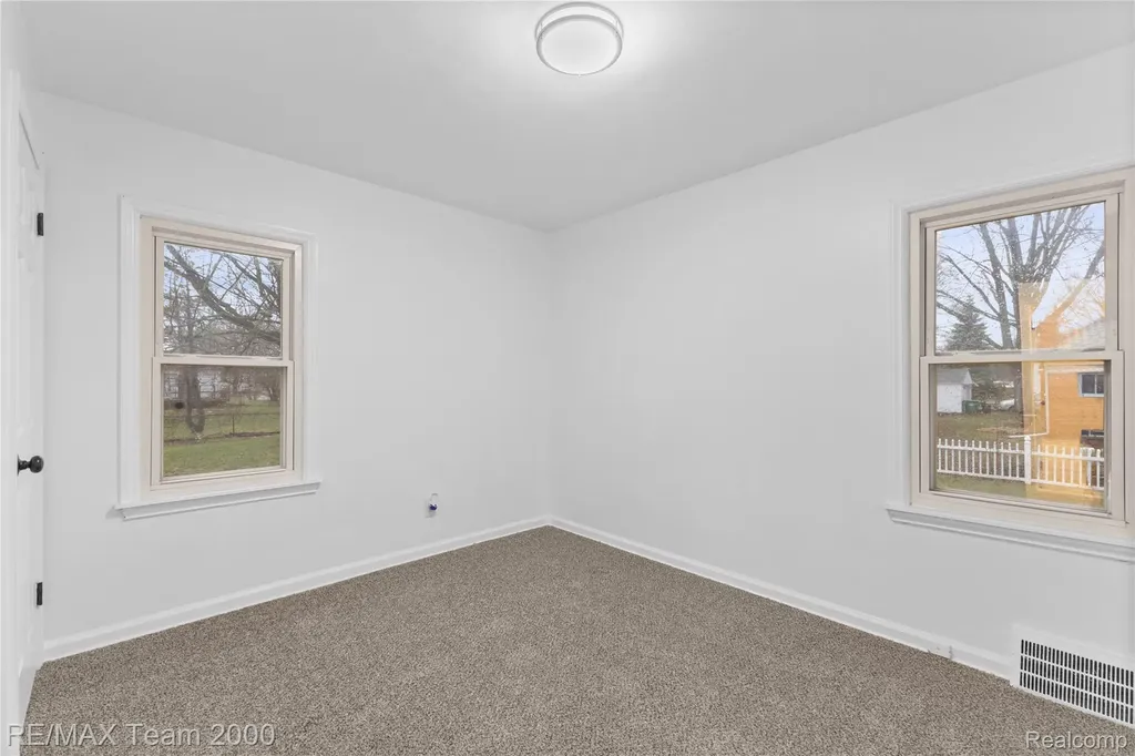 1735 Belton Street Garden City City MI 48135