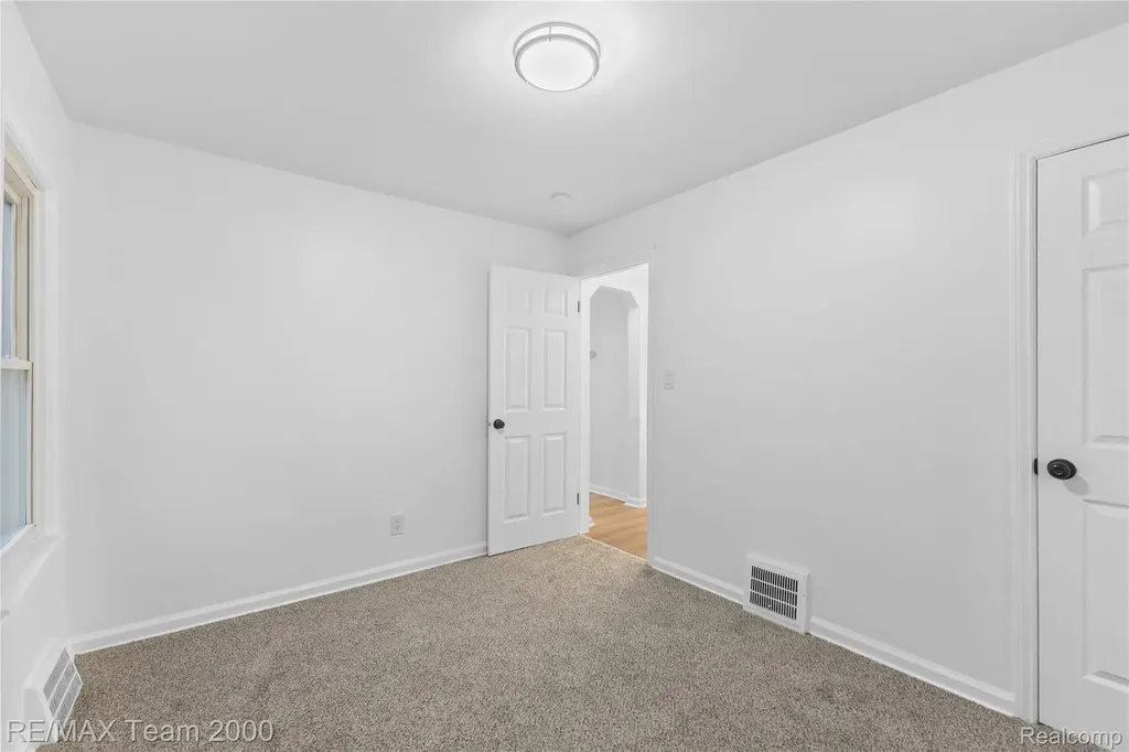 1735 Belton Street Garden City City MI 48135