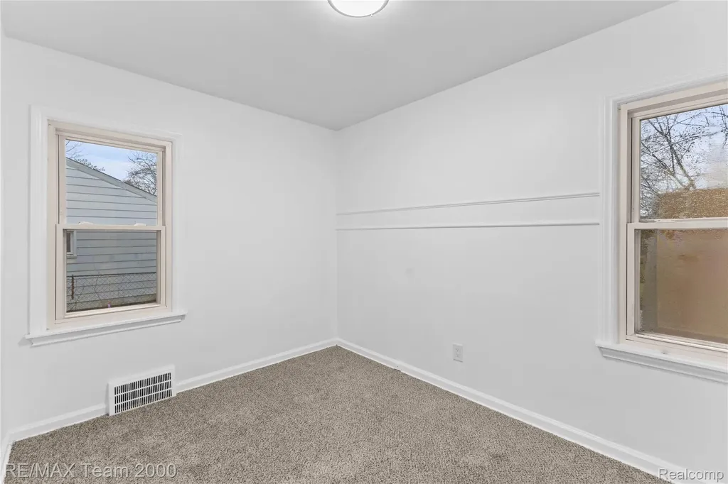 1735 Belton Street Garden City City MI 48135