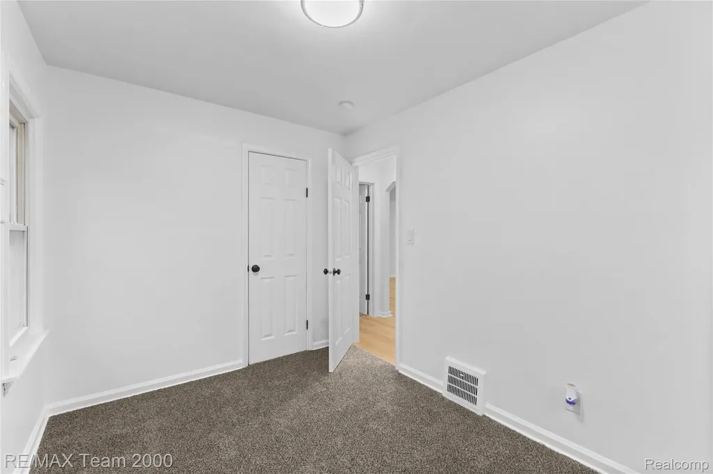 1735 Belton Street Garden City City MI 48135