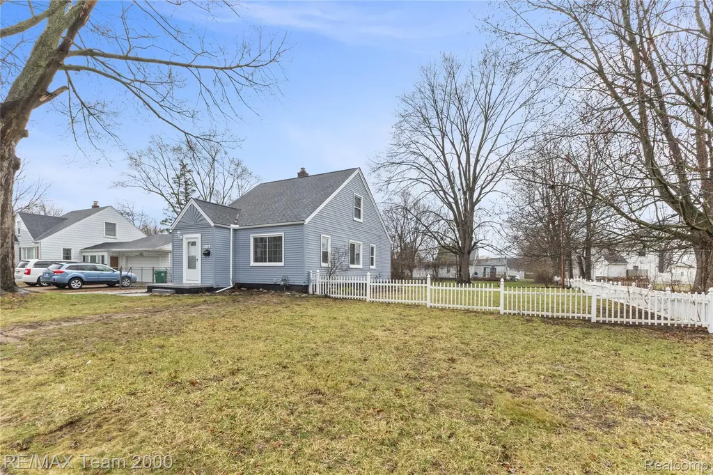 1735 Belton Street Garden City City MI 48135
