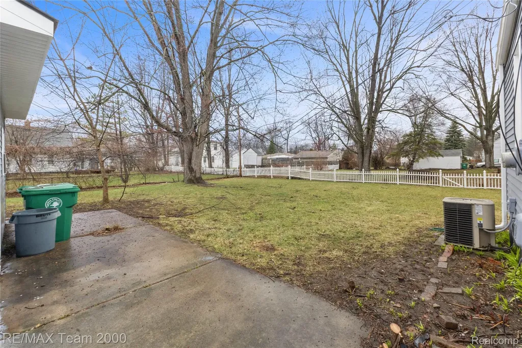 1735 Belton Street Garden City City MI 48135