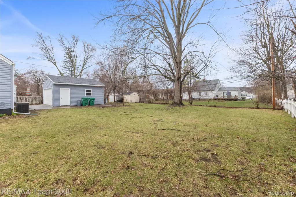 1735 Belton Street Garden City City MI 48135