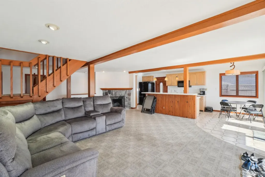 3641 Mann Road Waterford Charter Township MI 48346