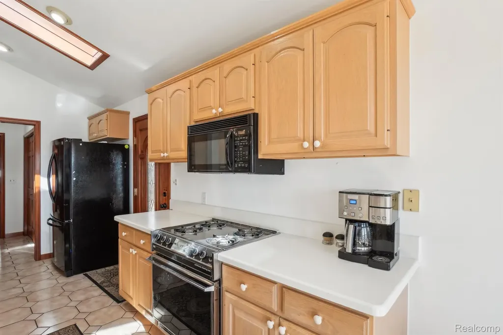 3641 Mann Road Waterford Charter Township MI 48346