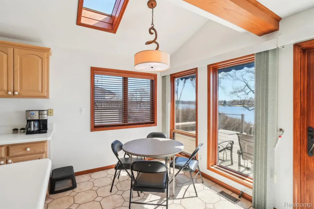 3641 Mann Road Waterford Charter Township MI 48346