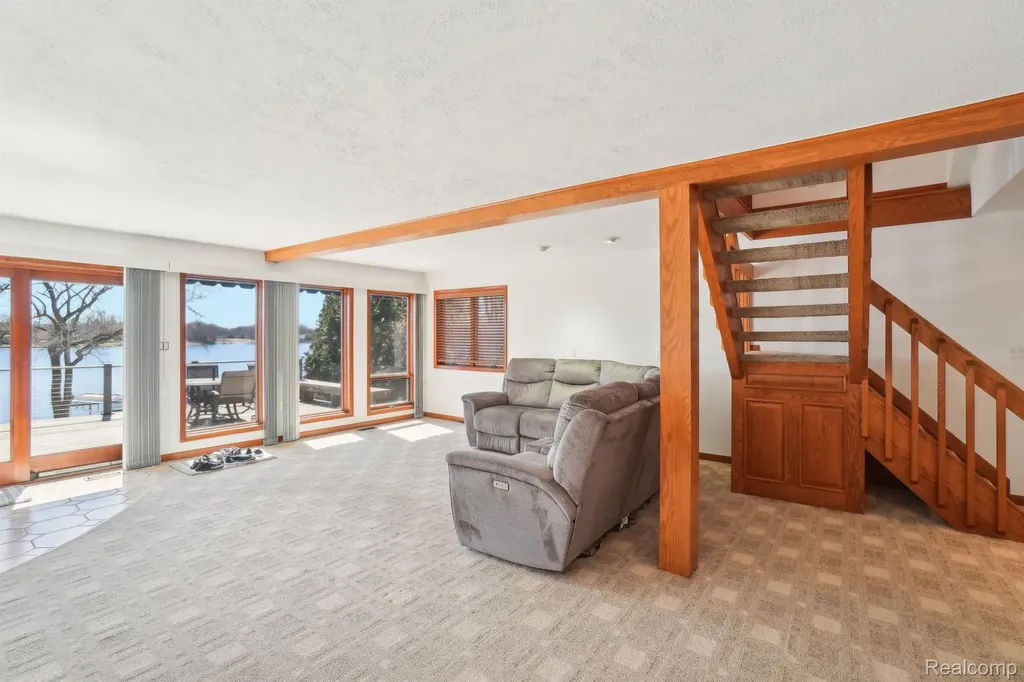3641 Mann Road Waterford Charter Township MI 48346