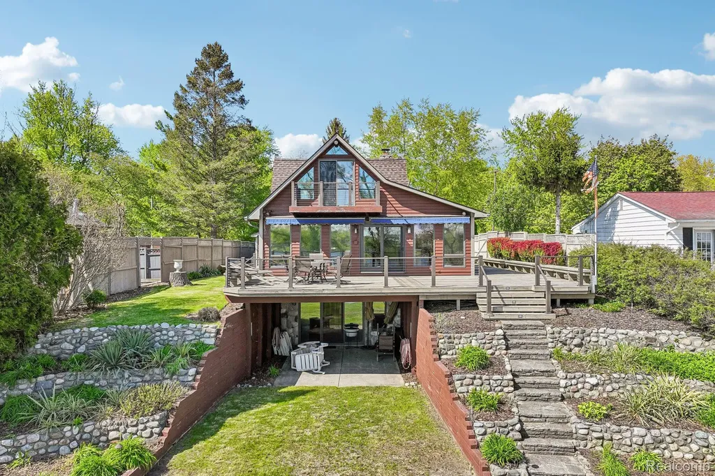 3641 Mann Road Waterford Charter Township MI 48346