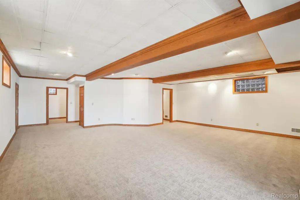 3641 Mann Road Waterford Charter Township MI 48346