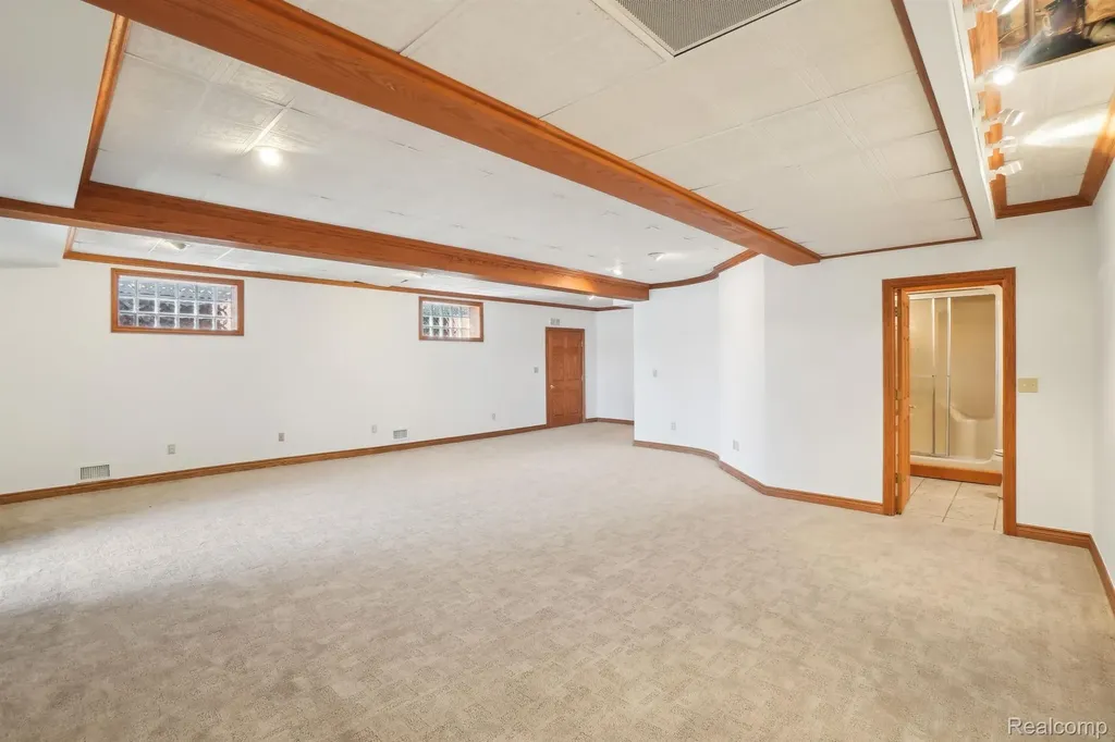 3641 Mann Road Waterford Charter Township MI 48346
