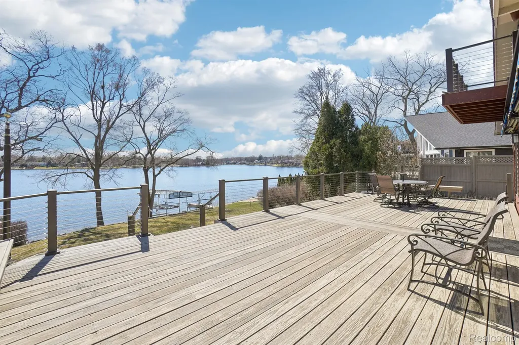 3641 Mann Road Waterford Charter Township MI 48346