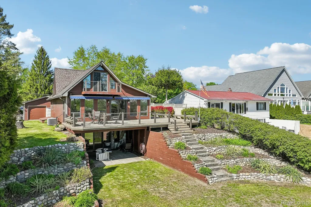 3641 Mann Road Waterford Charter Township MI 48346