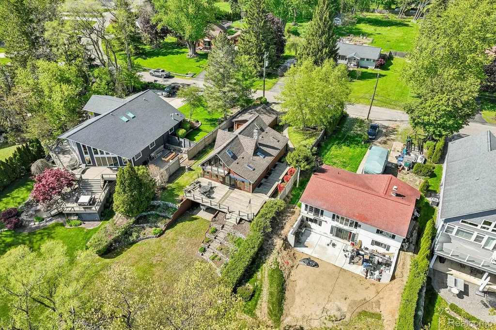 3641 Mann Road Waterford Charter Township MI 48346