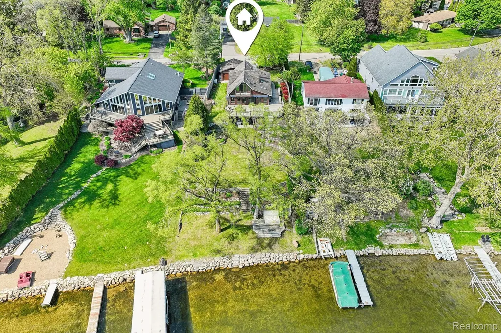 3641 Mann Road Waterford Charter Township MI 48346