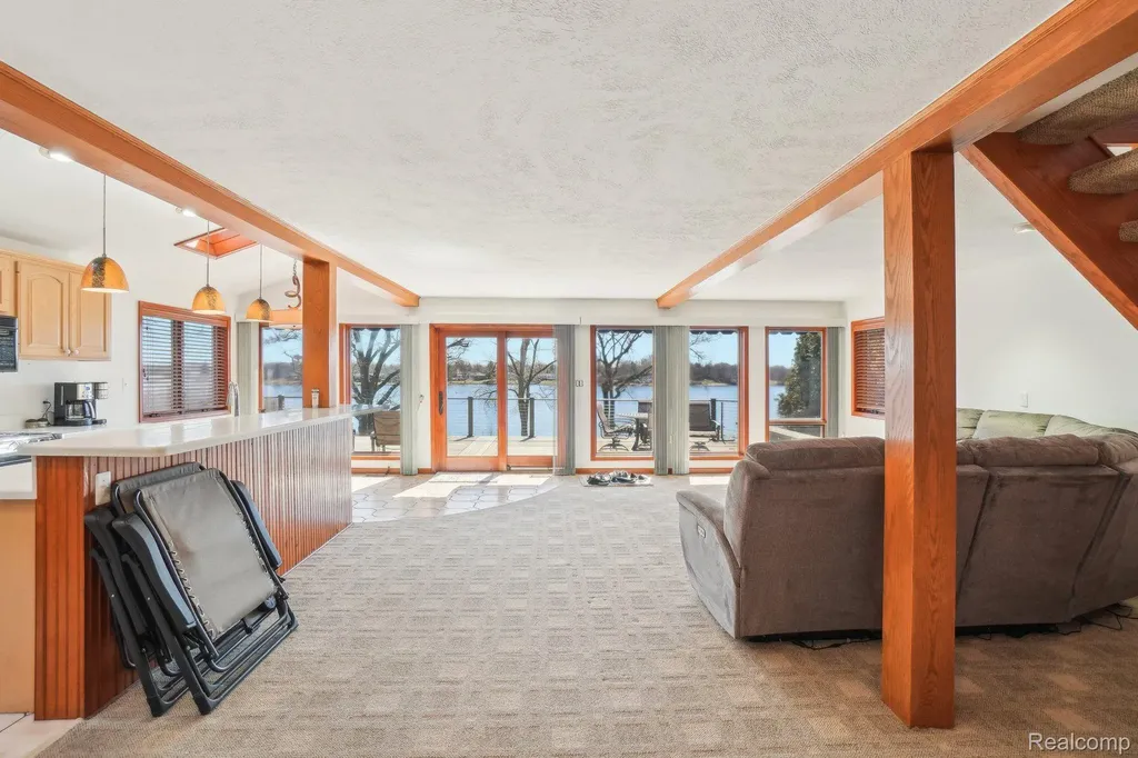 3641 Mann Road Waterford Charter Township MI 48346