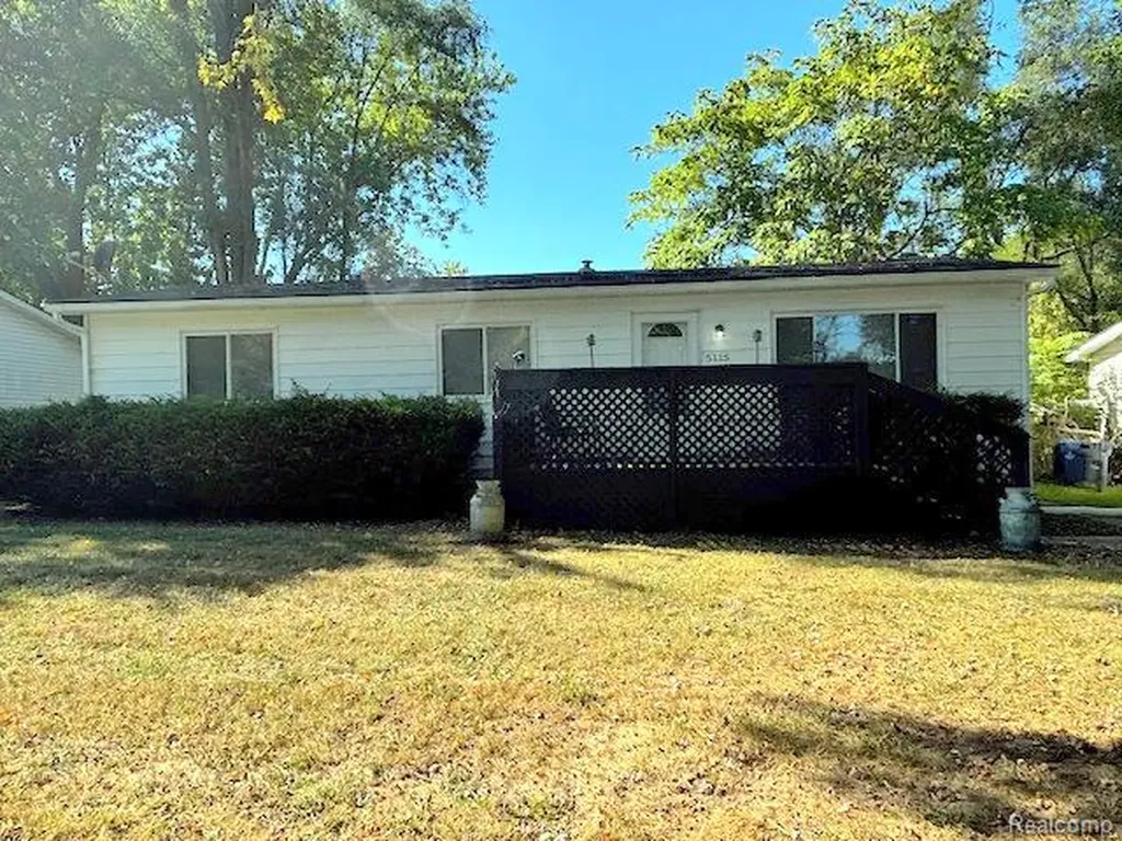 5115 Allingham Drive White Lake Charter Township MI 48383