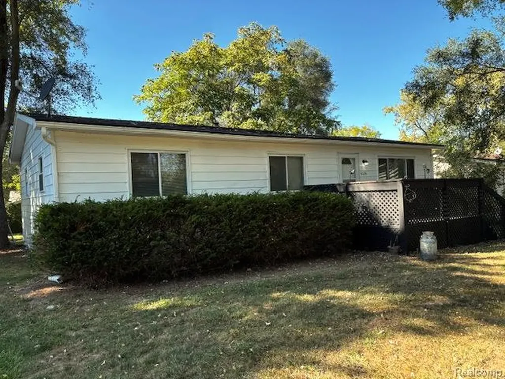 5115 Allingham Drive White Lake Charter Township MI 48383