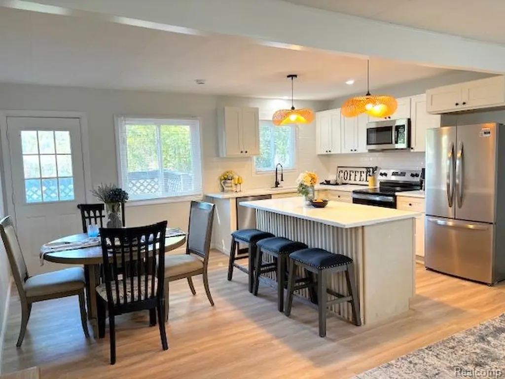 5115 Allingham Drive White Lake Charter Township MI 48383
