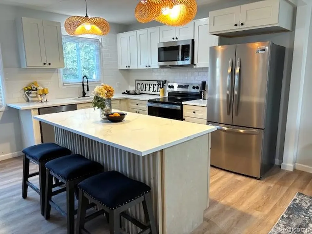 5115 Allingham Drive White Lake Charter Township MI 48383
