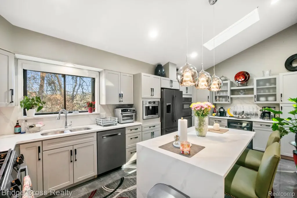24459 Bloomington Court Franklin Village MI 48025