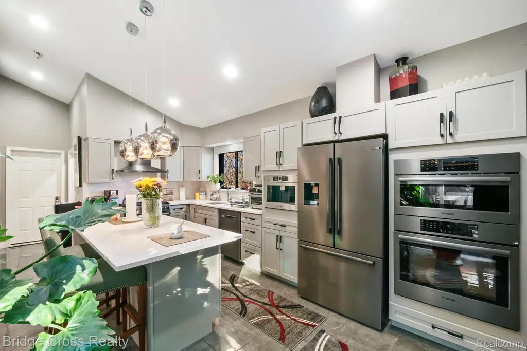 24459 Bloomington Court Franklin Village MI 48025