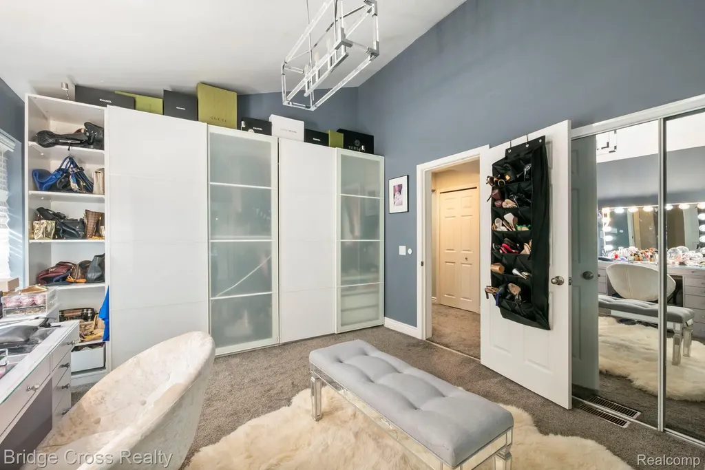 24459 Bloomington Court Franklin Village MI 48025