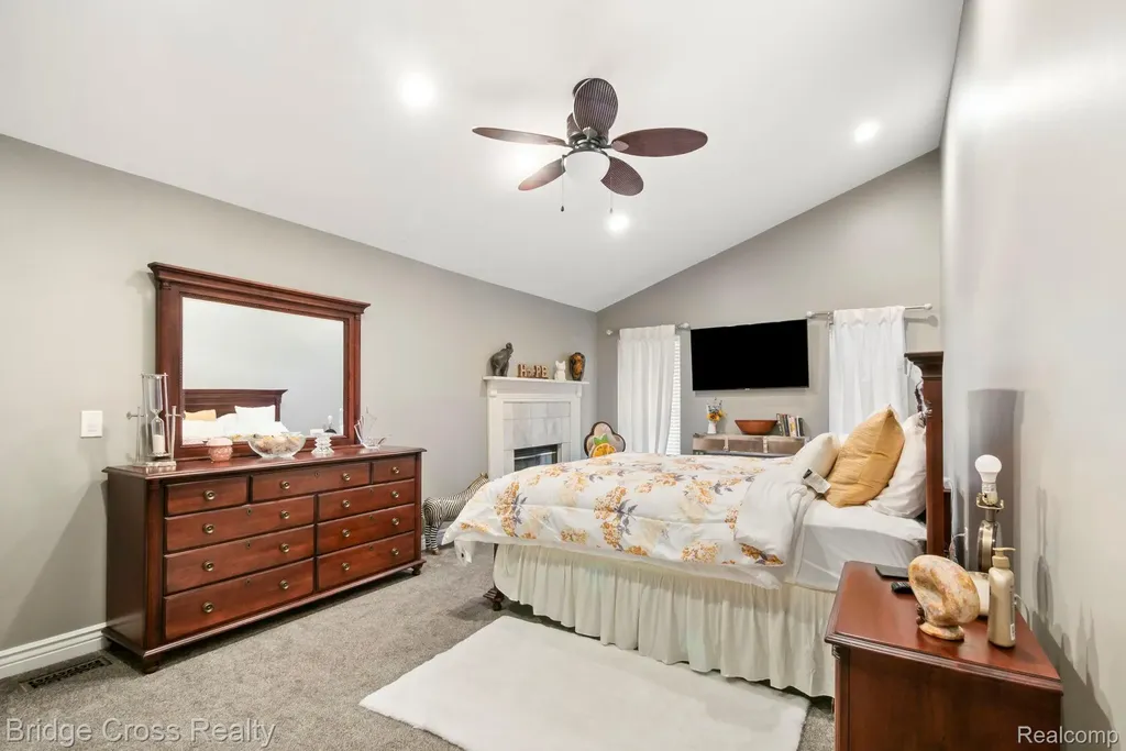 24459 Bloomington Court Franklin Village MI 48025