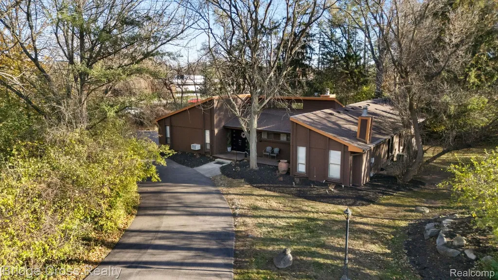 24459 Bloomington Court Franklin Village MI 48025