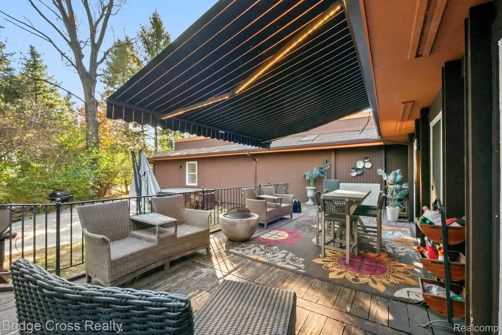24459 Bloomington Court Franklin Village MI 48025