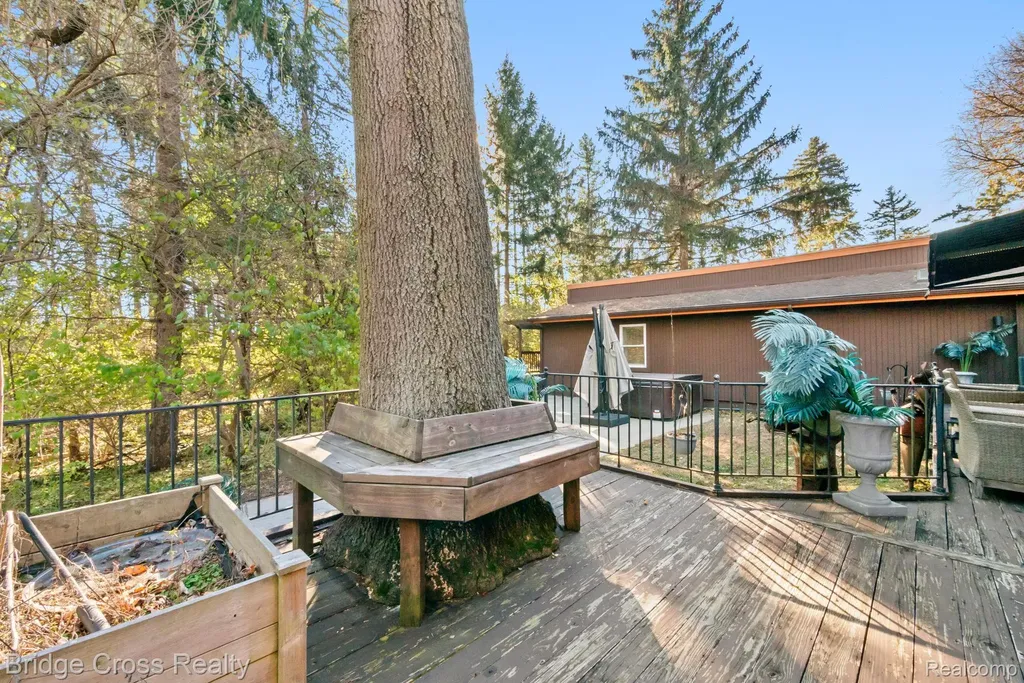 24459 Bloomington Court Franklin Village MI 48025