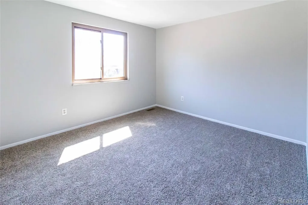 845 Longfellow Drive Troy City MI 48085